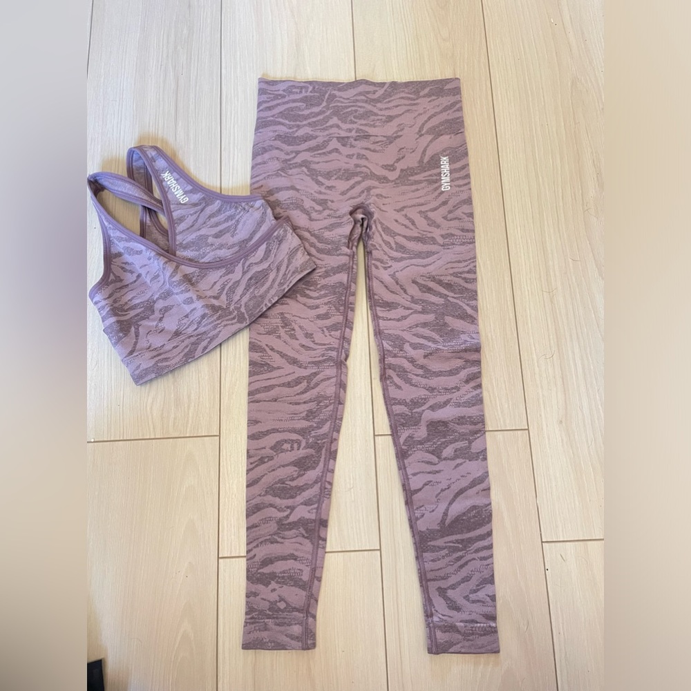 Gymshark Camo Set Leggings and Sports Bra